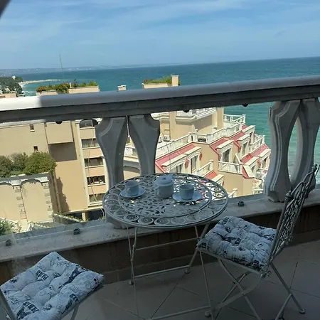 с изглед към морето в ла мер شقة *