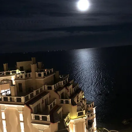 Apartament с изглед към морето в ла мер *