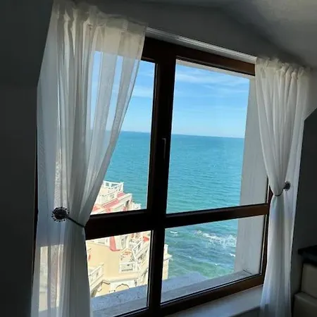 с изглед към морето в ла мер Goudstrand