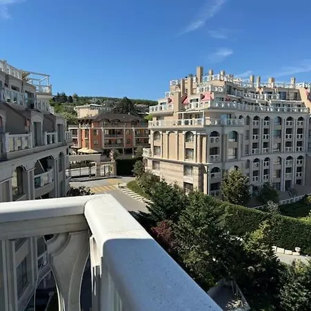 Appartement с изглед към морето в ла мер