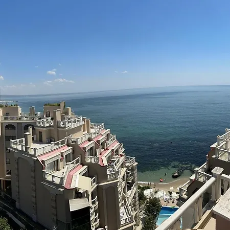с изглед към морето в ла мер Appartamento Golden Sands