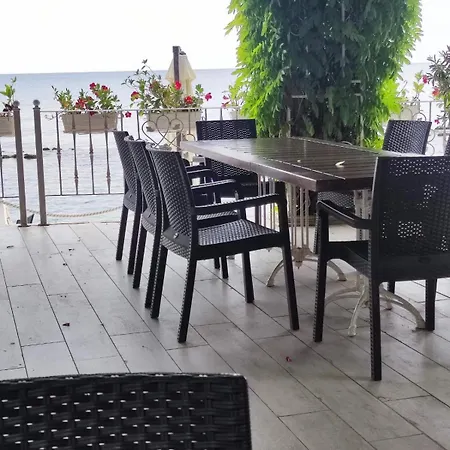 с изглед към морето в ла мер Appartamento