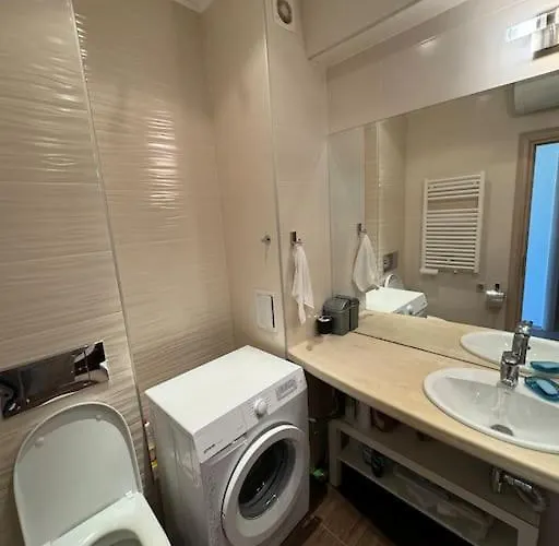 Апартамент с изглед към морето в ла мер Златни пясъци