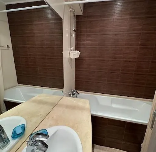 Апартамент с изглед към морето в ла мер Златни пясъци