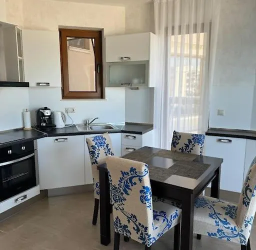 Appartement с изглед към морето в ла мер