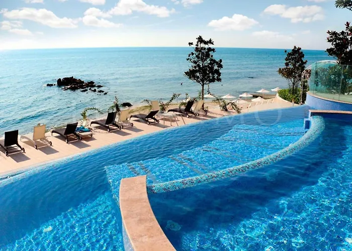 с изглед към морето в ла мер Апартамент *